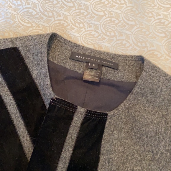 COPY - Marc Jacob's wool and velvet vest - Picture 2 of 3